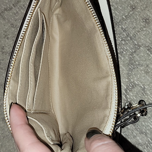 Coach Ivory Crossbody Bag with Gold Chain - Picture 15 of 16